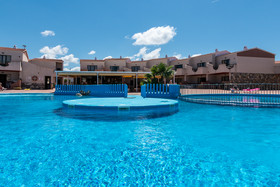 Apartamentos los Lentiscos by Mij