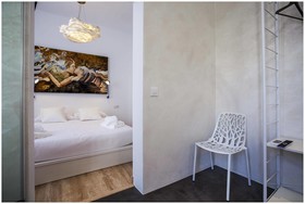 Cheap & Chic Hotel