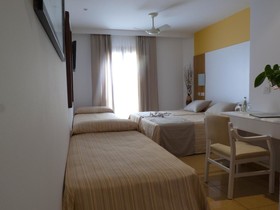 Ciutadella Hostal