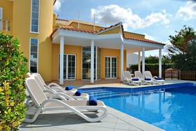 Villa Capricorn