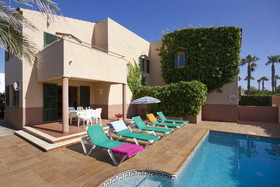 Villa Oliveres I II