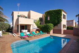 Villa Oliveres I II
