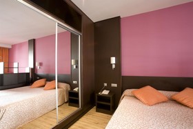 Hotel & Apartments Loar Ferreries