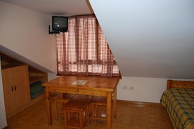 Apartamentos Midi 3000