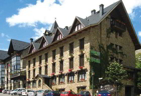 SNÖ Villa de Sallent 4*