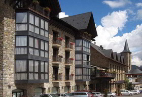 SNÖ Villa de Sallent 4*