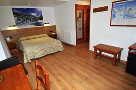 Hotel Petit Lacreu