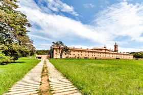 Hospederia Monasterio San Juan de la Peña