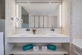 Royal Hideaway Corales Suites