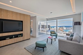 Royal Hideaway Corales Suites