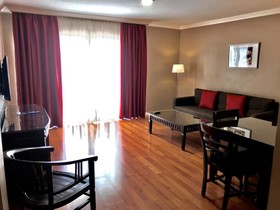 La Quinta Park Suites