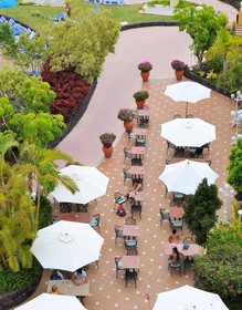 La Quinta Park Suites