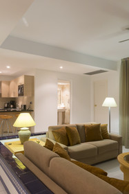 Ona Hollywood Mirage