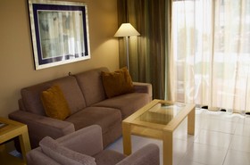 Ona Hollywood Mirage