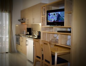 Ona Hollywood Mirage