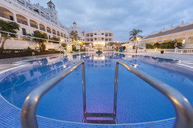 Ona Hollywood Mirage