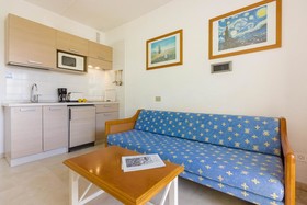 Klayman Olivina Aparthotel