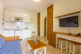 Klayman Olivina Aparthotel