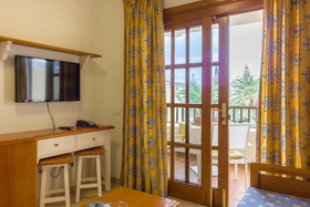 Klayman Olivina Aparthotel