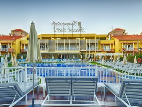 Coral Compostela Beach Golf