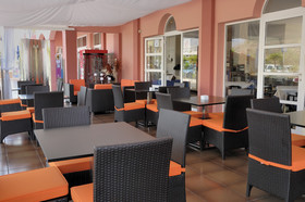 Apartamentos Marola Park