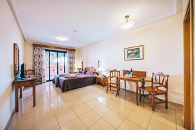Grand Muthu Golf Plaza