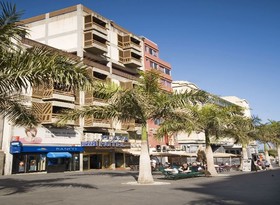 Hotel Adonis Plaza
