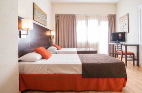 Hotel Adonis Pelinor