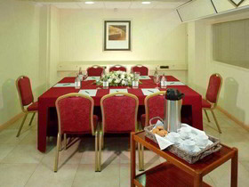 Hotel Adonis Pelinor