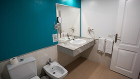 Coral La Quinta Park Suites