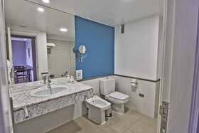 Coral La Quinta Park Suites