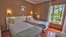 Coral La Quinta Park Suites