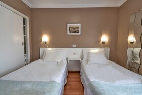 Coral La Quinta Park Suites