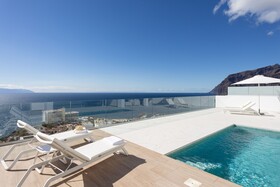 Crystal Luxury Apartments