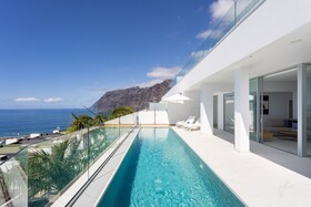 Crystal Luxury Apartments