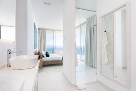 Crystal Luxury Apartments