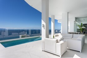 Crystal Luxury Apartments