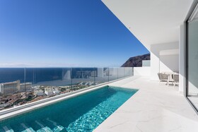 Crystal Luxury Apartments