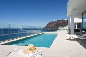 Crystal Luxury Apartments