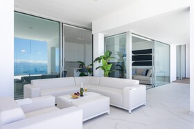 Crystal Luxury Apartments