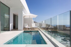 Crystal Luxury Apartments