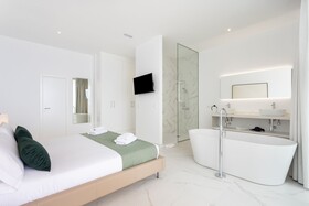 Crystal Luxury Apartments