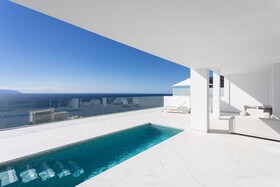 Crystal Luxury Apartments