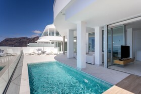 Crystal Luxury Apartments