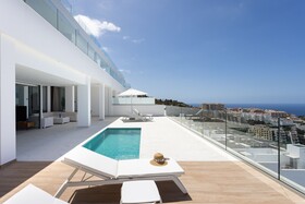 Crystal Luxury Apartments