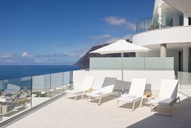 Crystal Luxury Apartments