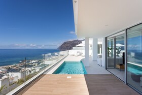 Crystal Luxury Apartments