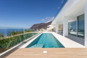 Crystal Luxury Apartments