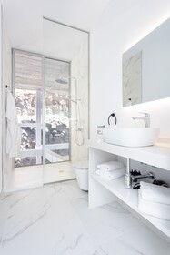 Crystal Luxury Apartments