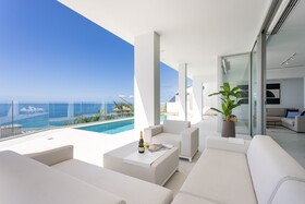 Crystal Luxury Apartments